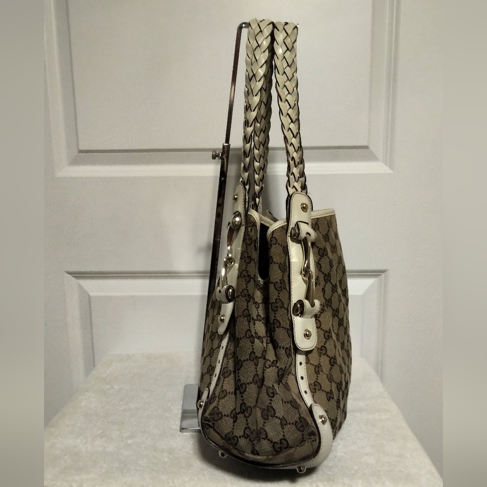 Authentic Gucci Purse - Picture 4 of 8